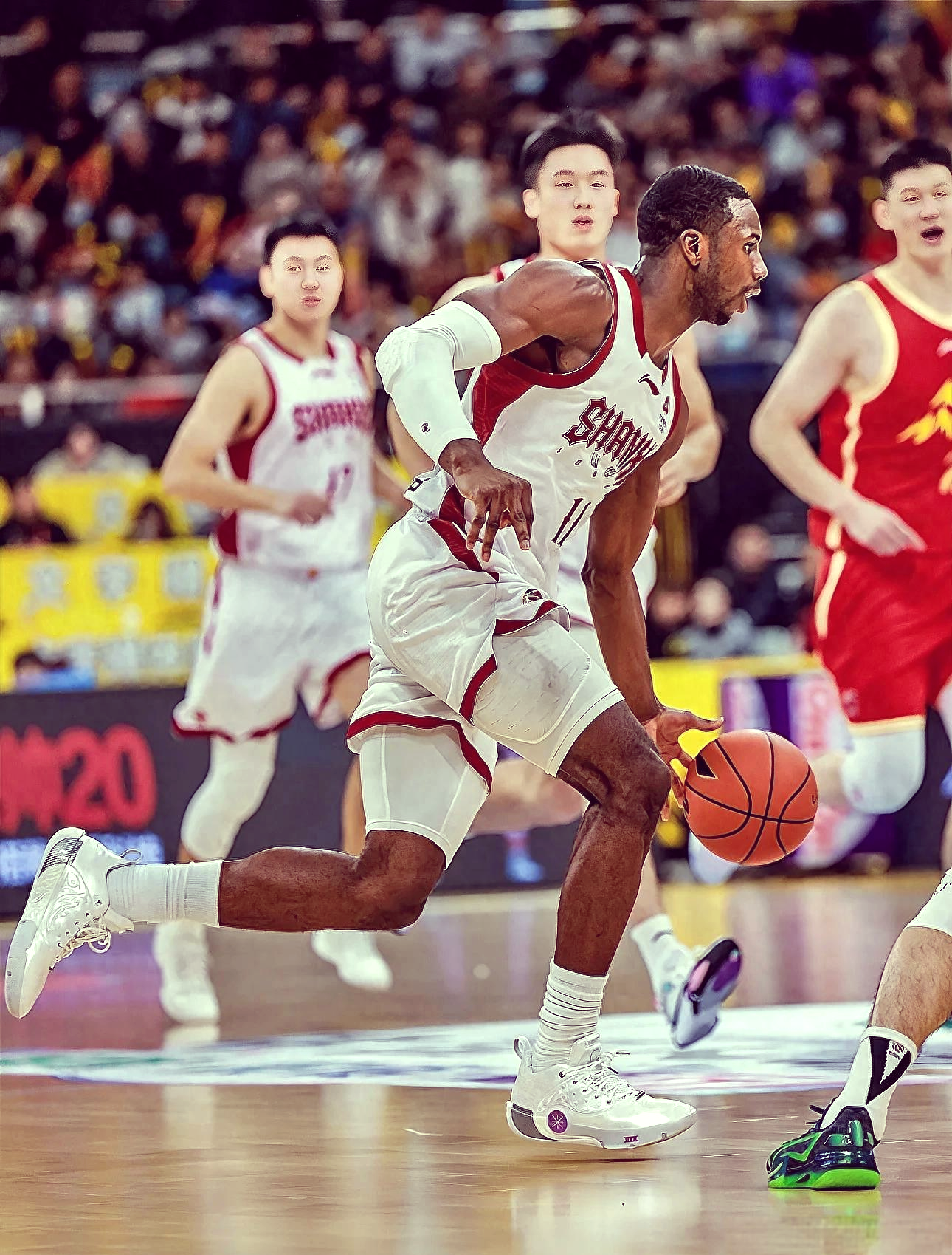 英雄联盟2025总决赛-赛前CBA季后赛焦点战，曼联豪取连胜，压力陡增，球队文化再被提及的简单介绍